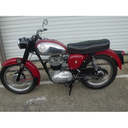 17 - 979JVO
BSA B40 350cc
First registered April 1961
Mileage TBA
History file
Incomplete V5 and old styl... 