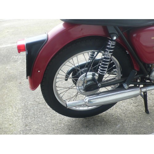 17 - 979JVO
BSA B40 350cc
First registered April 1961
Mileage TBA
History file
Incomplete V5 and old styl... 