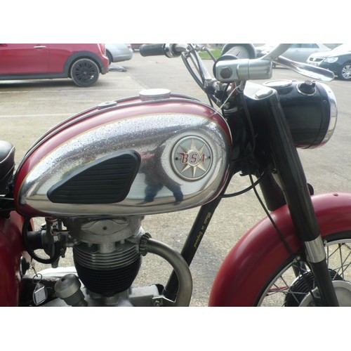 17 - 979JVO
BSA B40 350cc
First registered April 1961
Mileage TBA
History file
Incomplete V5 and old styl... 