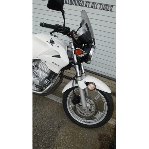 23 - LMN234F
Honda CBF250
First registered 17/2/2006
Mileage TBA
Tax exp 4/21
No log book
Certificate of ... 