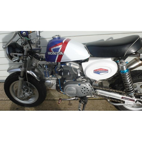 30 - Y199HHP
Honda Easyrider TT Legends Special edition 49cc
First registered 2001
No V5
High specificati... 