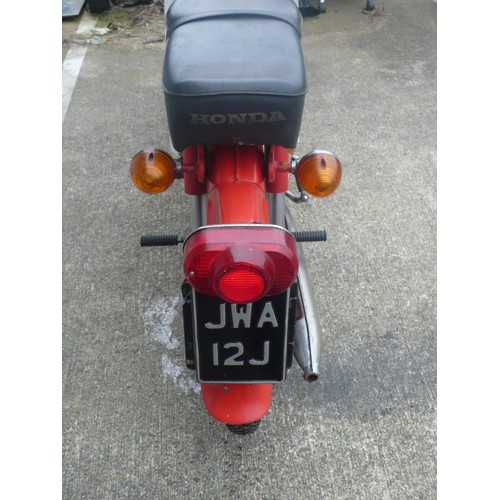 35 - JWA12J
Honda 50cc
First registered 3/71
1532 miles
Tax exp 2/19
Time warp!
V5 & manual present