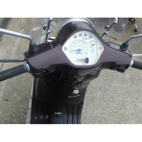 36 - NMN481J
Vespa Touring scooter 124cc
First registered 7/10
4928 miles
Tax exp 8/19
Starts and runs
Lo... 