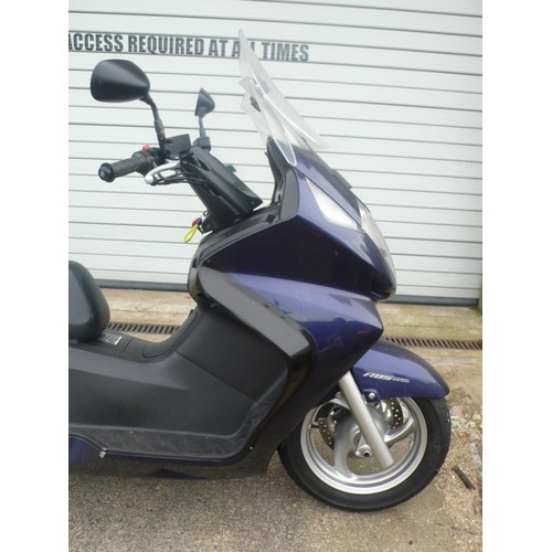 37 - MMN135Y
Honda Silverwing FJS600 582cc
First registered 6/2009
mileage approx 6k
Tax exp 2/22
Log boo... 