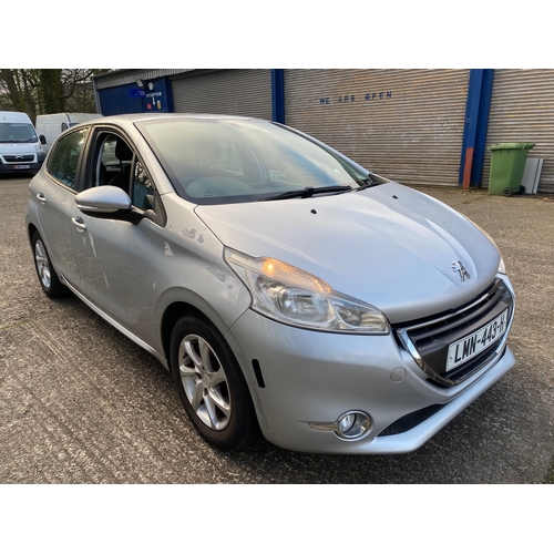 40 - LMN443H
Silver Peugeot 208 Active 1398cc
First Registered 06.09.2012
Approx 73,666 miles
Manual Dies... 