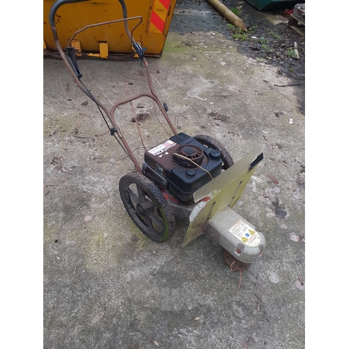 47 - Tecumseh Vector XLC wheeled strimmer - UNTESTED
VAT ON HAMMER @ 20%