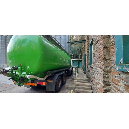 27 - HMN984A
Iveco Eurotrakker 7790cc bulk flour tanker
First Registered 07.04.2005
Approx 26,548 miles
M... 