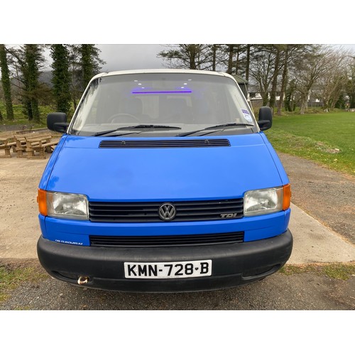 32 - KMN728B
Volkswagen Transporter 2459cc
First Registered 23.09.1998
Approx 122,000 miles
Manual Diesel... 