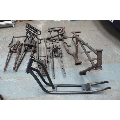 101 - Collection of girder forks, frames and other parts