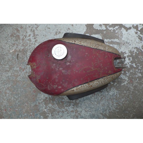 105 - DOT motorcycle petrol tank