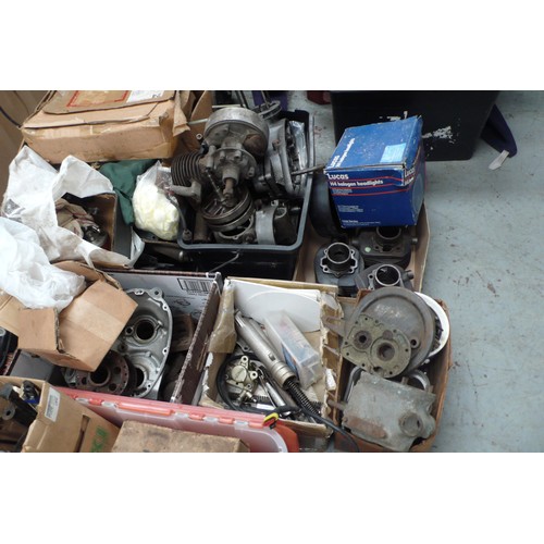 113 - Very large collection of motorcycle engine parts etc