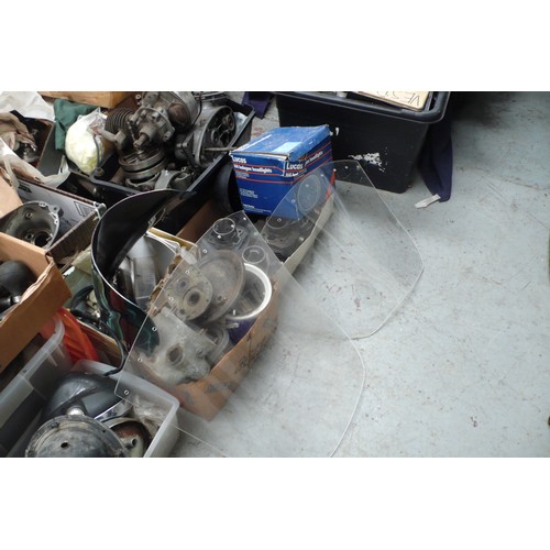 113 - Very large collection of motorcycle engine parts etc