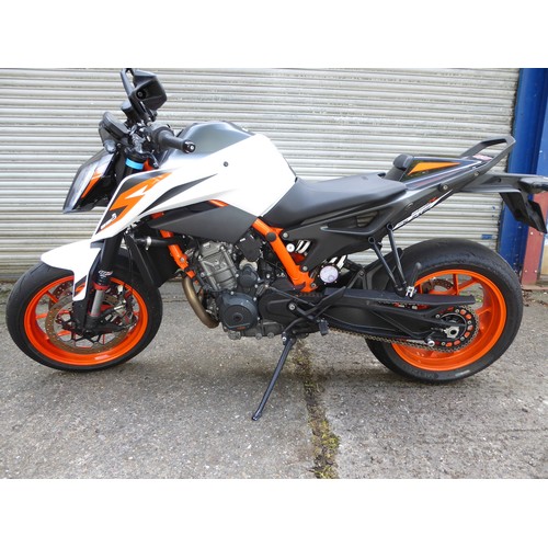 69 - PMN811N
KTM 890 Duke R 
First Registered 01.07.2020
Approx 11,910 miles
Petrol
Engine changed to sma... 