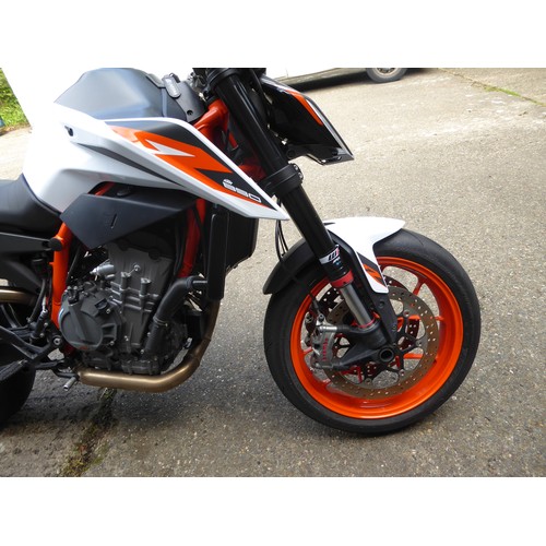 69 - PMN811N
KTM 890 Duke R 
First Registered 01.07.2020
Approx 11,910 miles
Petrol
Engine changed to sma... 