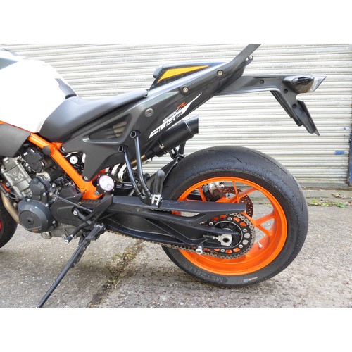 69 - PMN811N
KTM 890 Duke R 
First Registered 01.07.2020
Approx 11,910 miles
Petrol
Engine changed to sma... 