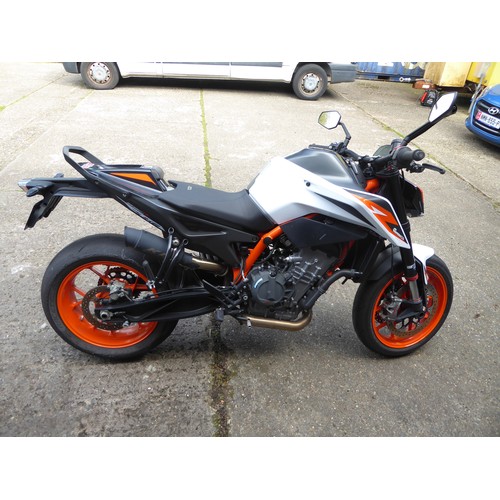 69 - PMN811N
KTM 890 Duke R 
First Registered 01.07.2020
Approx 11,910 miles
Petrol
Engine changed to sma... 