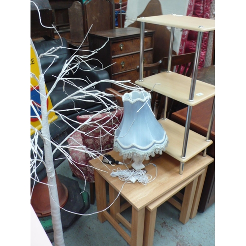 25 - Tree, lamp, what knot and two occasional tables