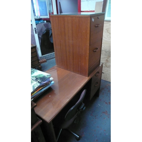 67 - Desk, chair and small filing cabinet