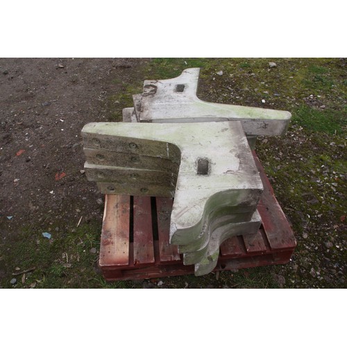 71 - Pallett of concrete bench ends Approx 4 pair
VAT ON HAMMER @ 20%