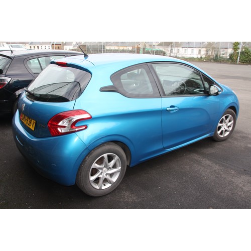 30 - LMN638K
Blue Peugeot 208 Active
First Registered 31.10.2012
Approx 82,908 miles
Petrol