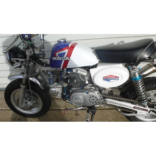 59 - Y199HHP
Easyrider 49cc bike
First registered 2001
No V5
High specification including oil cooler and ... 