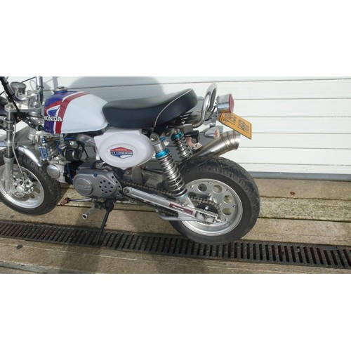 59 - Y199HHP
Easyrider 49cc bike
First registered 2001
No V5
High specification including oil cooler and ... 