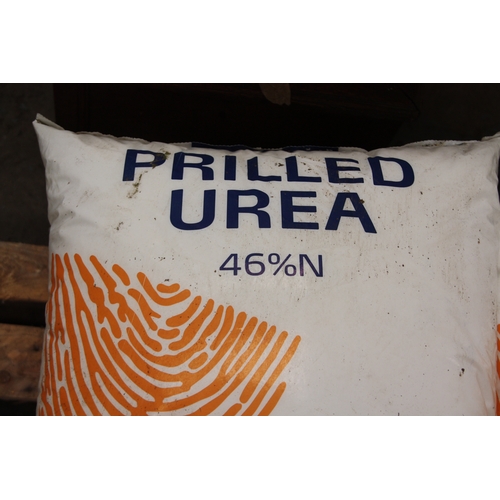 79 - Part Pallet of approx nine 25kg bags of Yara Prilled Urea 46% and Yara Tera Calcinit (one bag)