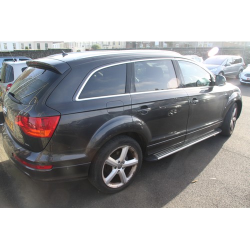 12 - RMN655C
Grey Q7 S line 3.0 TDI Quattro 5dr
First Registered 23.06.2008
Approx 90568 miles
Auto Diese... 