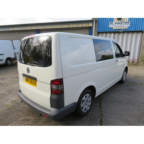 19 - RMN353D
White Volkswagen Transporter Day Van
First Registered 23.11.2005
Approx 216,000 miles
Manual... 