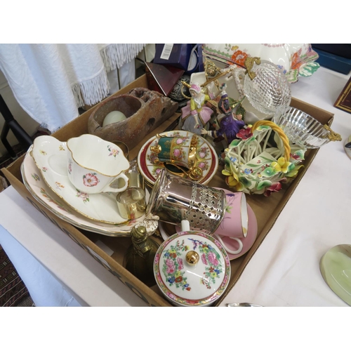 23 - A tray of assorted figures, carvings, glass etc.