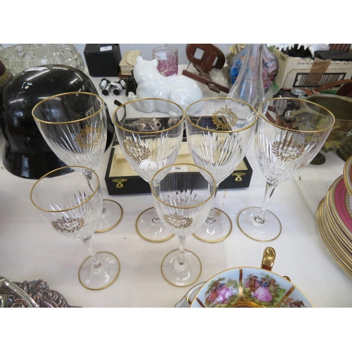 8 - Buckingham Palace glasses, four wine and two white wine