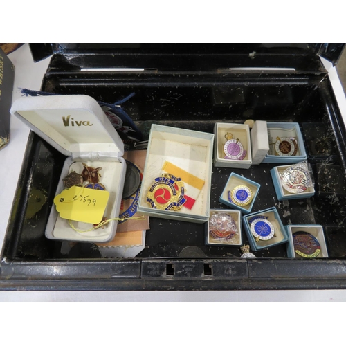 277 - A tin of assorted coins, badges, medallions etc - military noted