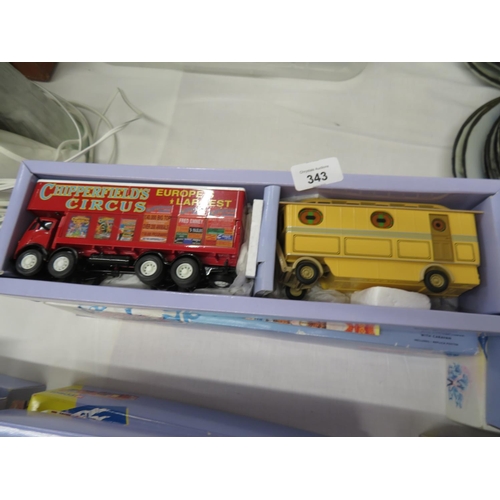 343 - Corgi Chipperfield Circus, Foden Closed Pole truck with caravan in original box with papers (as new)