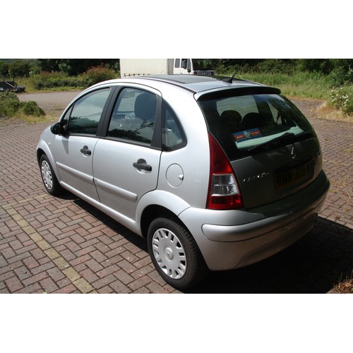 16 - RMN325A
Citroen C3 Cool 1.2
First Registered 26.06.2009
Approx 86,000 miles
Manual Petrol
Taxed unti... 