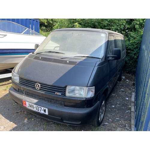 51 - JMN107W
Volkswagen Transporter TDI 2461cc
First Registered 26.06.2002
Approx 230,000 miles
Manual Di... 