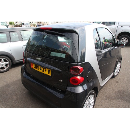 13 - JMN437W
Black Smart FORTWO COUPE
First Registered 19.10.2009
Approx 96,549 miles
Auto (shift) Diesel