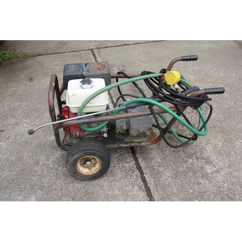 120 - Rapier pressure washer (spares/repair) plus a Honda Lawnmower (Spares/Repair)
VAT ON HAMMER @ 20%