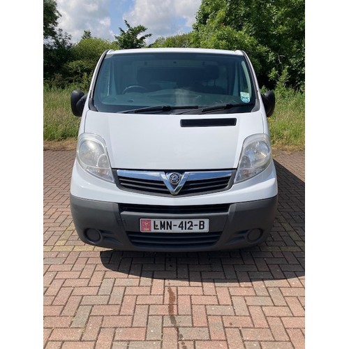 38 - LMN412B
White Vauxhall Vivaro 2900 CDTI LWB 1995cc
First Registered 23.11.2011
Approx 123,000 miles
... 