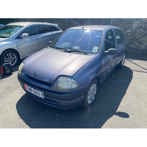 5 - EMN503X
Renault Clio Alize 1598cc
First Registered 28.04.2000
Approx miles unknown
Auto Petrol
Dashb... 