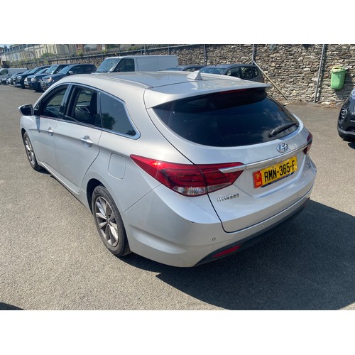 6 - LOT AMENDED
RMN365F
Silver Hyundai i40 SE Nav 1685cc
First Registered 29.04.2016
Approx 90,112 miles... 