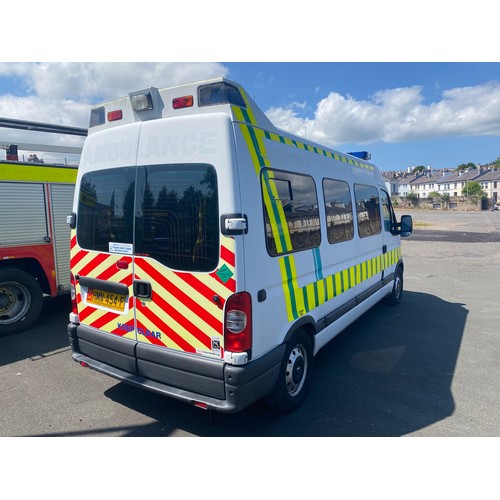 125 - HMN454F
Renault Master 2.5D ex Ambulance welfare unit
First Registered 12.10.2005
Approx miles TBC
m... 