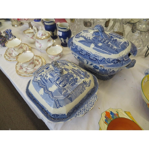 40 - Staffordshire pottery blue and white soup tureen plus a vegetable dish