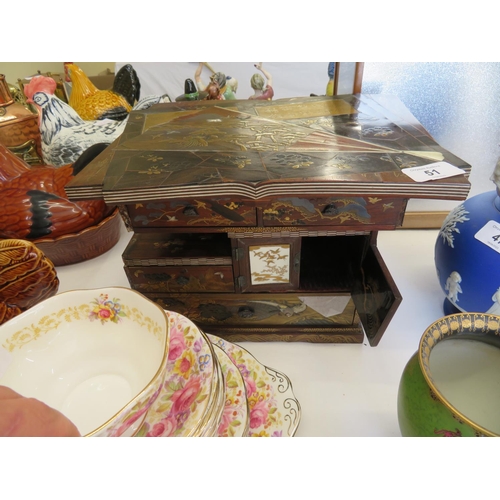 51 - Japanese inlaid trinket box (damaged in need of restoration)