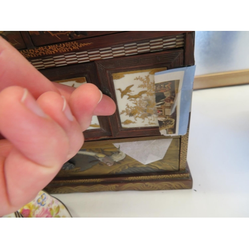 51 - Japanese inlaid trinket box (damaged in need of restoration)