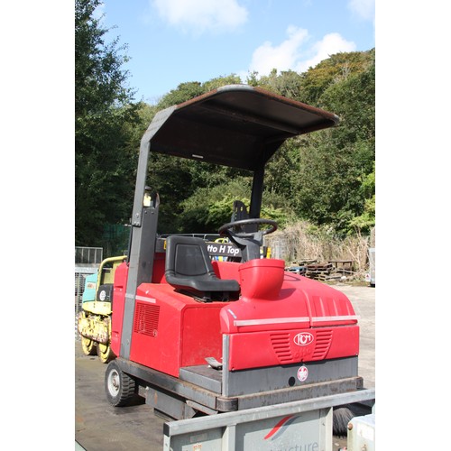 65 - RCM Otto H Top Sweeper
Approx 351 hours
VAT ON HAMMER @ 20%