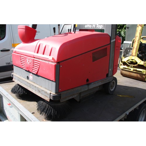 65 - RCM Otto H Top Sweeper
Approx 351 hours
VAT ON HAMMER @ 20%