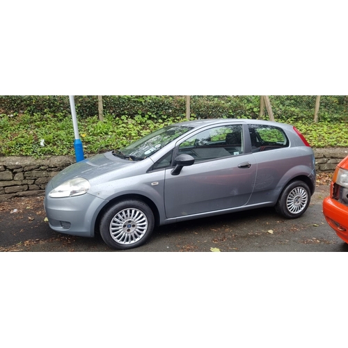 33 - MMN567P
Grey Fiat Punto Active 1242cc
First Registered 29.09.2007
Approx 60,600 miles
Manual Petrol
... 