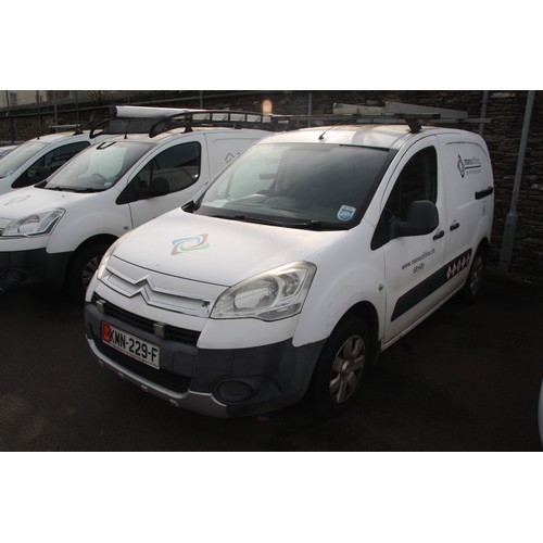 3 - KMN229F
White Citroen Berlingo HDI 1560cc
First Registered 13.09.2010
Approx 61,523 miles
Manual Die... 