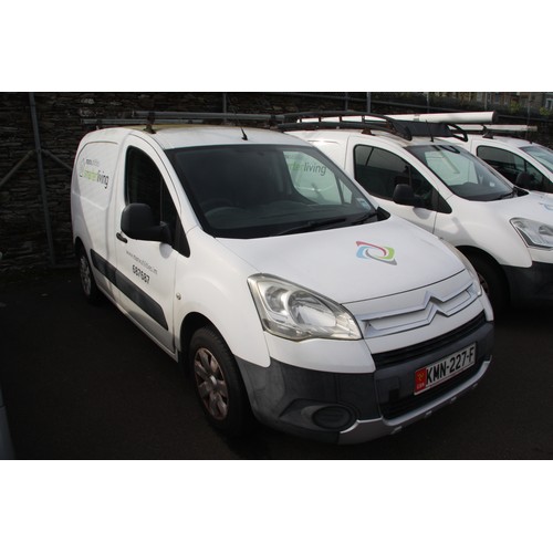 30 - KMN227F
White Citroen Berlingo HDI VTR +
First Registered 13.09.2010
Approx 121300 miles
Manual Dies... 