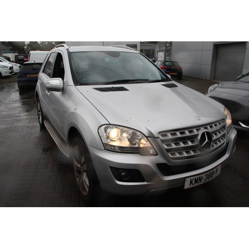 26 - KMN388Y
Silver Mercedes ML350 2987cc
First Registered 30.09.2009
Approx 88,428 miles
Auto Diesel